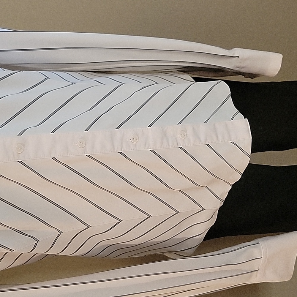 Express Stretch Slenderizing Button Down Blouse Size 12 - Picture 3 of 8